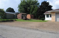 500 Morningside Dr, Lower Burrell, PA 15068