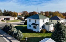 531 W 8th Ave, Benkelman, NE 69021