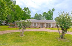 1206 Sunset Drive, Canton, MS 39046
