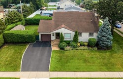 135 Southern Parkway, Plainview, NY 11803