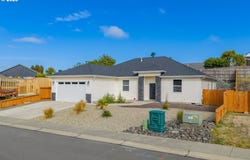 1849 STEELHEAD St, NorthBend, OR 97459