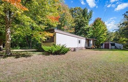 7650 E Lake Drive, Newaygo, MI 49337