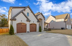 8870 Silver Maple Dr, Ooltewah, TN 37363