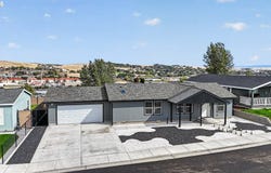 3033 SW Terrace Dr, Pendleton, OR 97801