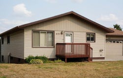 607 33rd Street, Bismarck, ND 58501