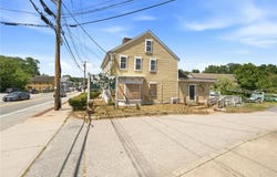3376 Post Road, Warwick, RI 02886