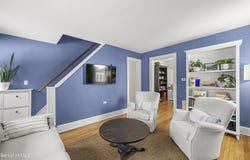 8 Lukeman Ln, Stockbridge, MA 01262