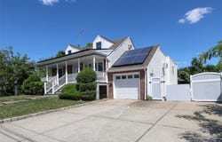 20 E Clearwater Road, Lindenhurst, NY 11757