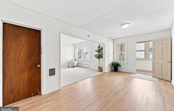 35 MARSHALL Avenue, MARCUS HOOK, PA 19061