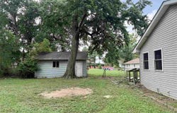 102 E Davidson Street, Staunton, IN 47881