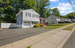 24 Maplewood Boulevard, Suffern, NY 10901
