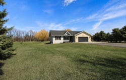 2710 NW 68th St, Minot, ND 58703