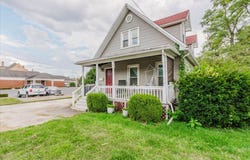1107 E Washington Street, Bloomington, IL 61701