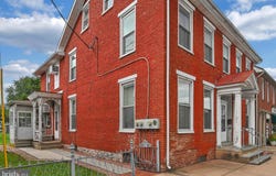43 W MAIN Street, ANNVILLE, PA 17003