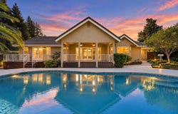 568 River Oaks Drive, Redding, CA 96001