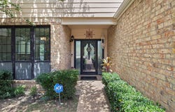 215 Cimarron Trail, Irving, TX 75063