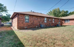 2747 E Mcdaniel Street, Springfield, MO 65802