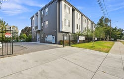 10985 E BURNSIDE St, Portland, OR 97216