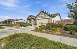 102 E Tyler Avenue, Visalia, CA 93291