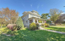 420 Central Avenue E, Hampton, IA 50441