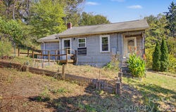 60 Riddle Road, Swannanoa, NC 28778