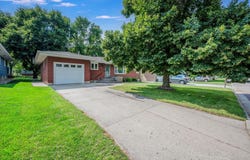 453 17th Street, Windom, MN 56101