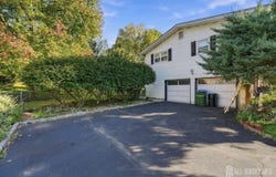 26 Chandler Road, Edison, NJ 08820