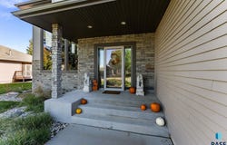 7404 S High Cross Trl, Sioux Falls, SD 57108