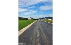 1210 TANNIN Way, DAUPHIN, PA 17018