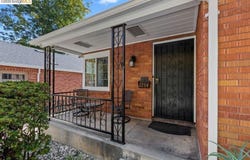 2214 U ST, Sacramento, CA 95818