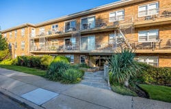 90 S Park Avenue, Rockville Centre, NY 11570