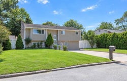 16 Berkeley Avenue, Selden, NY 11784