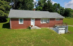 125 Clover Street, Galax, VA 24333