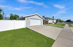 6117 S GLEN OAKS St, Murray, UT 84107