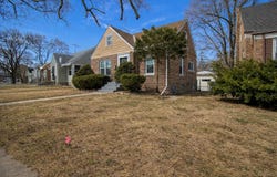 212 E 142nd Place, Dolton, IL 60419