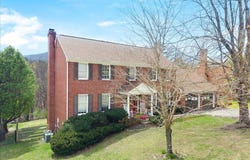 716 Debra Ln, Salem, VA 24153