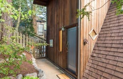 6760 Moore Dr, Oakland, CA 94611