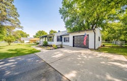 134 W Central Way, Pendleton, IN 46064