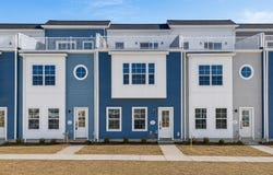 461 Harbor Lane, Lorain, OH 44052
