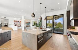 5724 N ECHO CANYON Drive, Phoenix, AZ 85018
