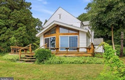 6502 N RADCLIFFE ST, BRISTOL, PA 19007
