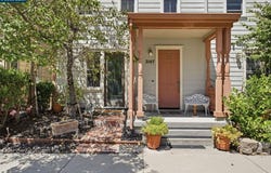 2147 Tsushima St, Hercules, CA 94547