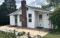 921 Fowler St, Clinton, TN 37716