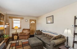 515 3rd Ave, IowaCity, IA 52245-4512