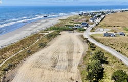 900 Old Coast Rd, GoldBeach, OR 97444