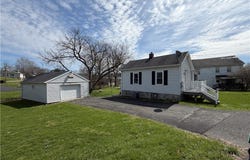 10 Elm Street, Meadowlands, PA 15347