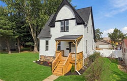 245 E Maryland Avenue, Sebring, OH 44672