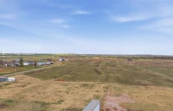 118 E Skeleton Road, Waukomis, OK 73773