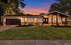 5891 Sir Edward Lane, Florissant, MO 63033