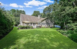 828 Pondview Road, Riverhead, NY 11901